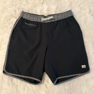 Vuori Banks Shorts - Black - Small